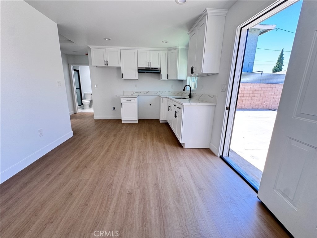 2218 Continental Avenue - Photo 2