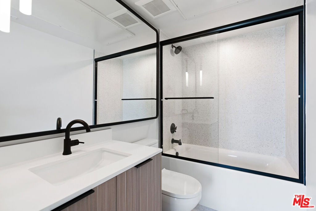 3667 Keystone Avenue - Photo 9
