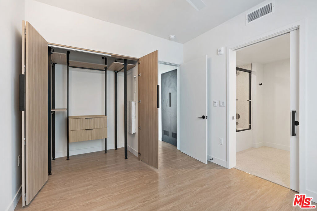 3667 Keystone Avenue - Photo 11