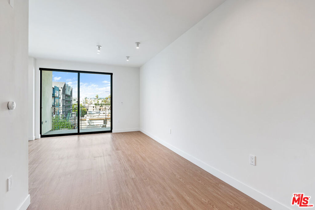 3667 Keystone Avenue - Photo 6