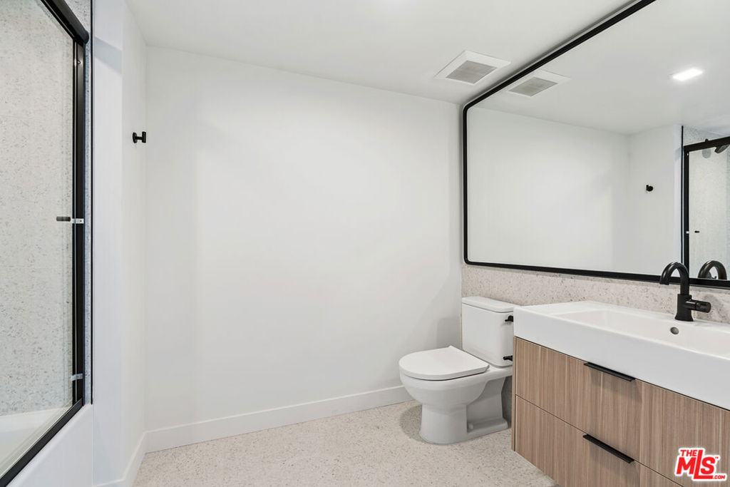 3667 Keystone Avenue - Photo 13