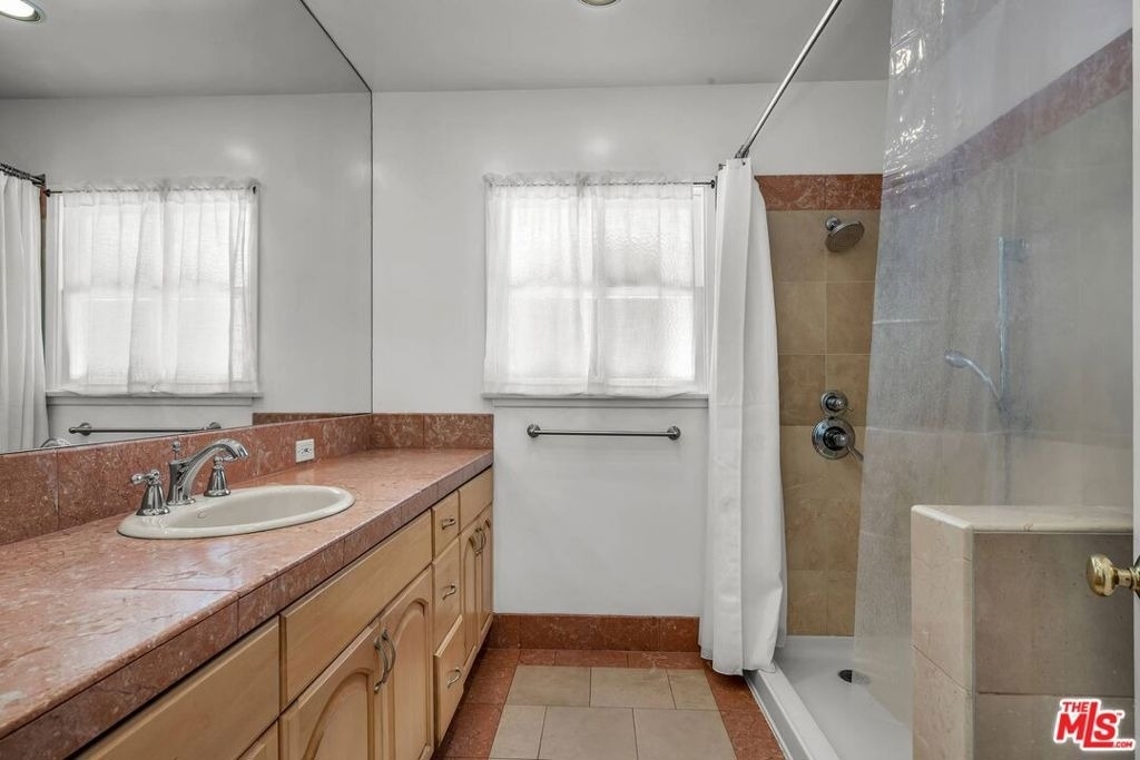 315 26th Street - Photo 24