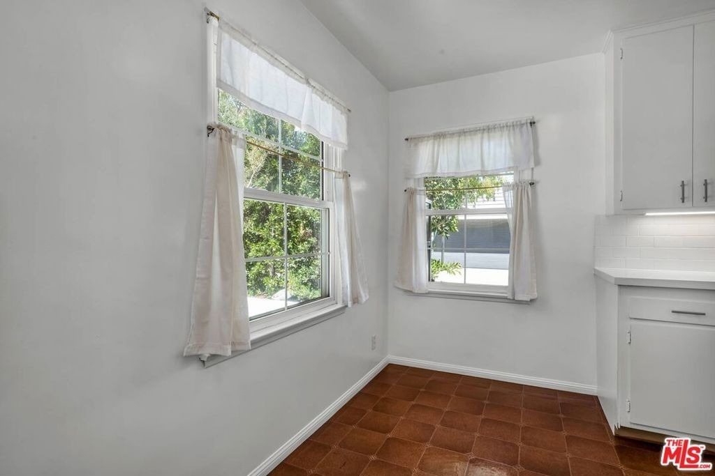 315 26th Street - Photo 12