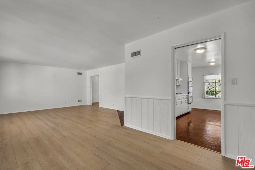 315 26th Street - Photo 9