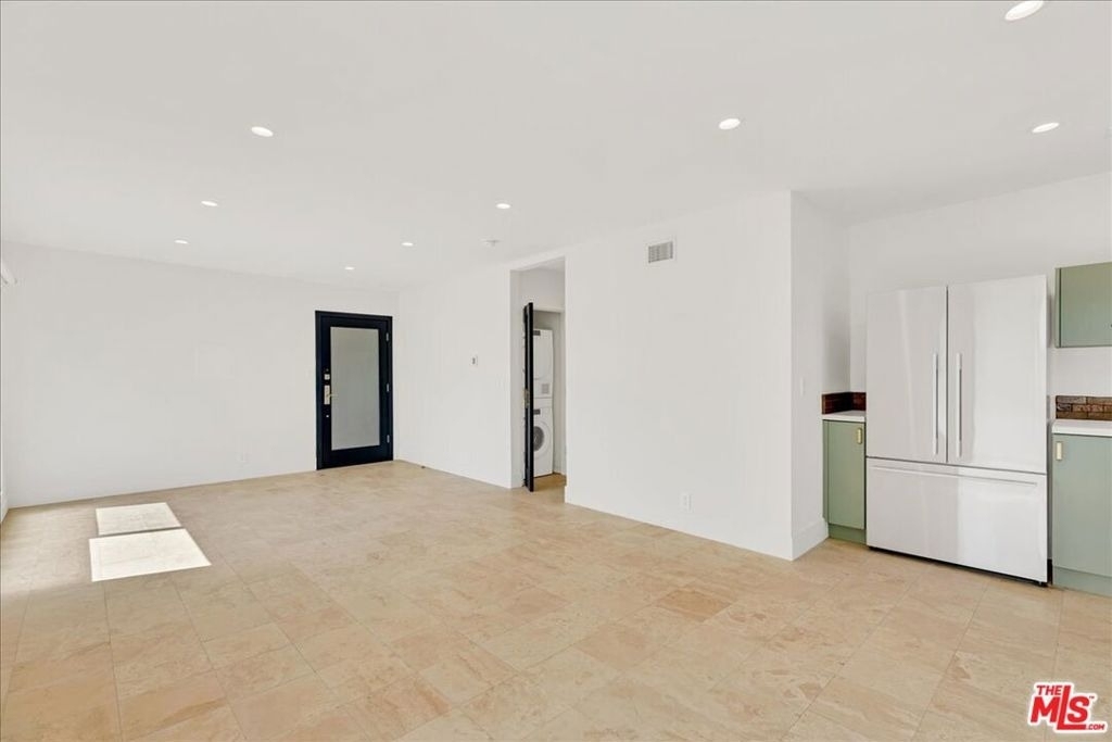 210 S Hamilton Drive - Photo 5