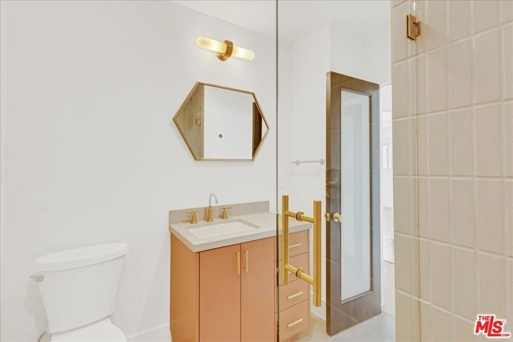 210 S Hamilton Drive - Photo 8