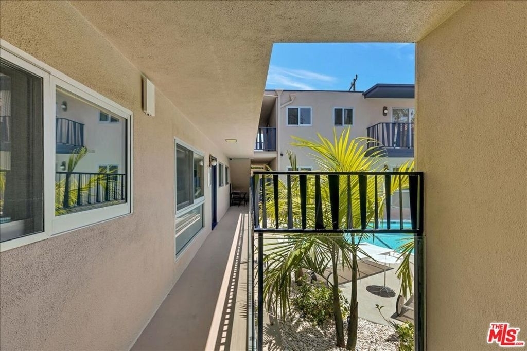 210 S Hamilton Drive - Photo 25