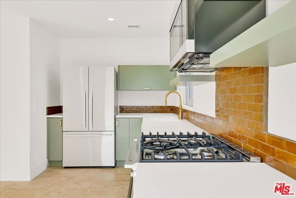 210 S Hamilton Drive - Photo 2