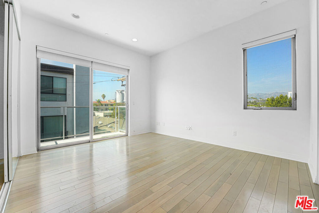 819 S Holt Avenue - Photo 14