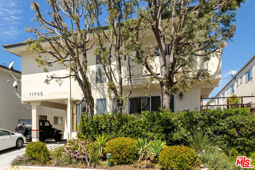 11743 Mayfield - Photo 0