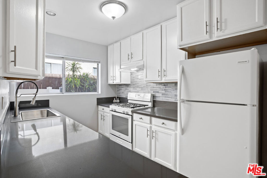 11743 Mayfield - Photo 6
