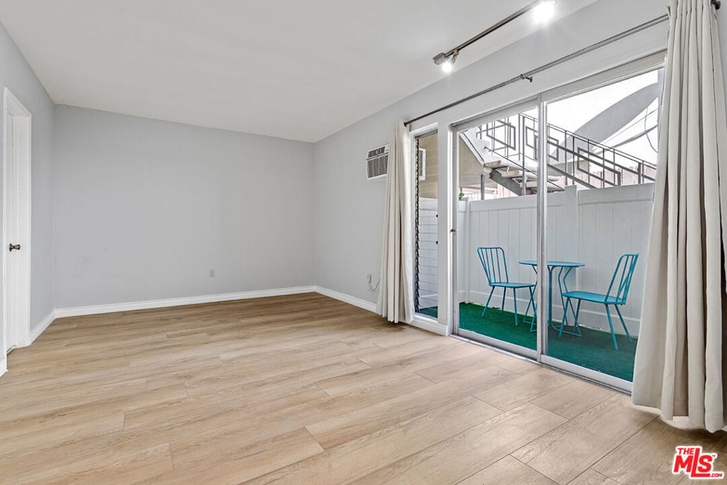 11743 Mayfield - Photo 10