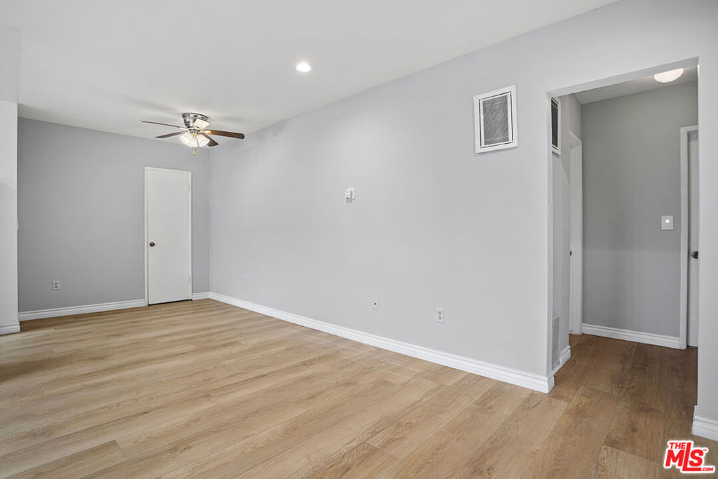11743 Mayfield - Photo 1