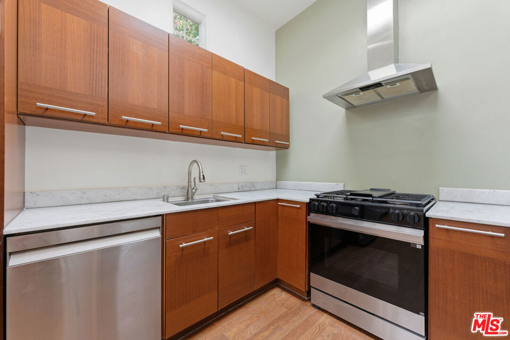 422 James Street - Photo 13