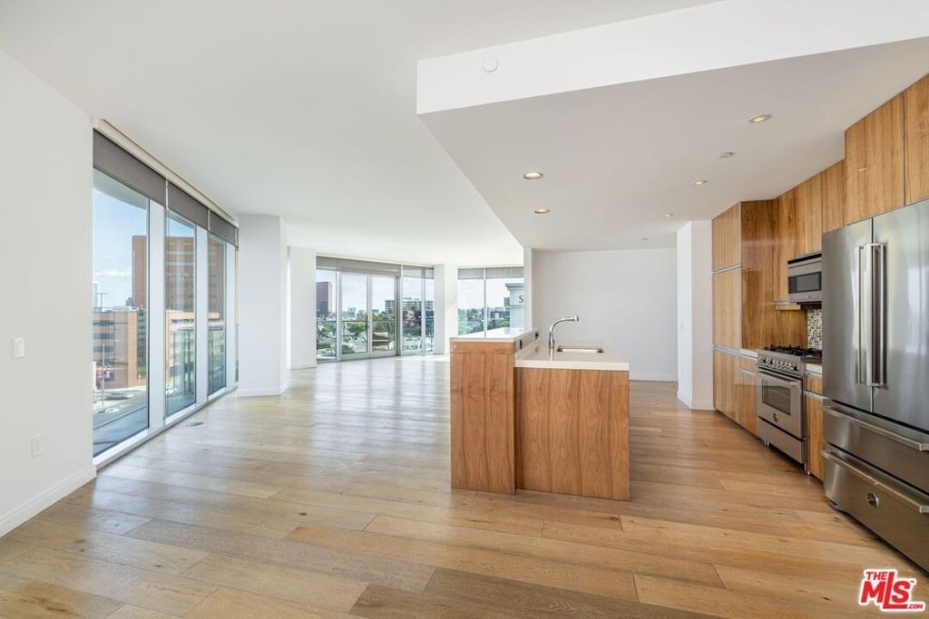 8500 Burton Way - Photo 25