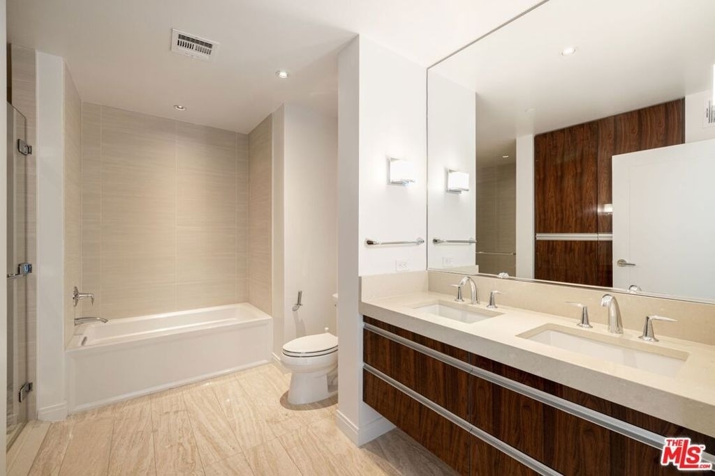 8500 Burton Way - Photo 20