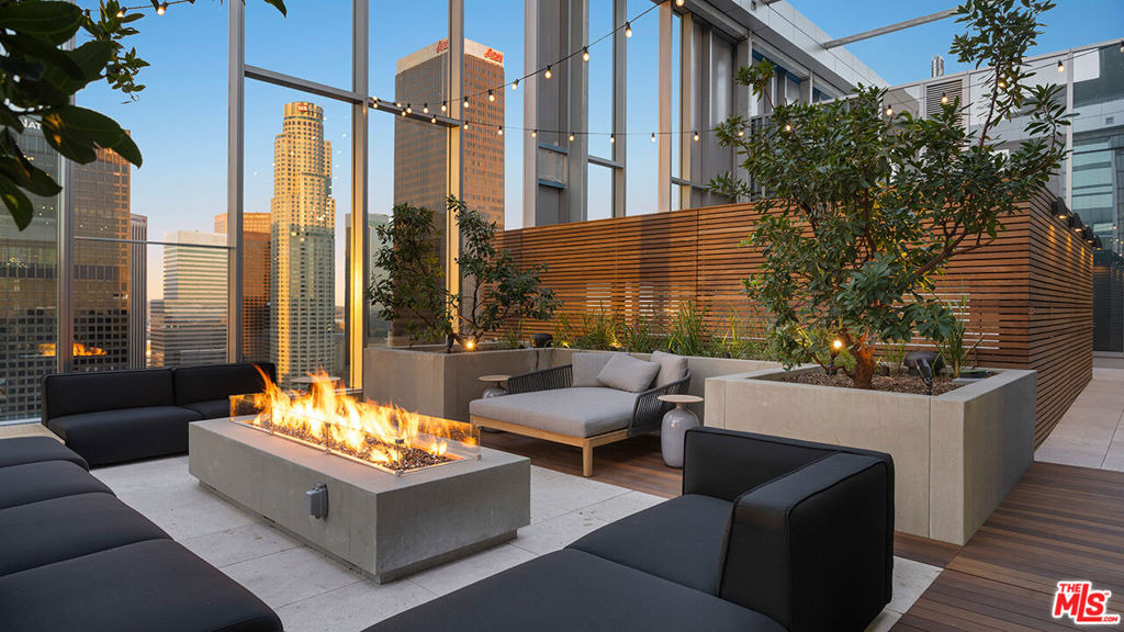 744 S Figueroa Street - Photo 47