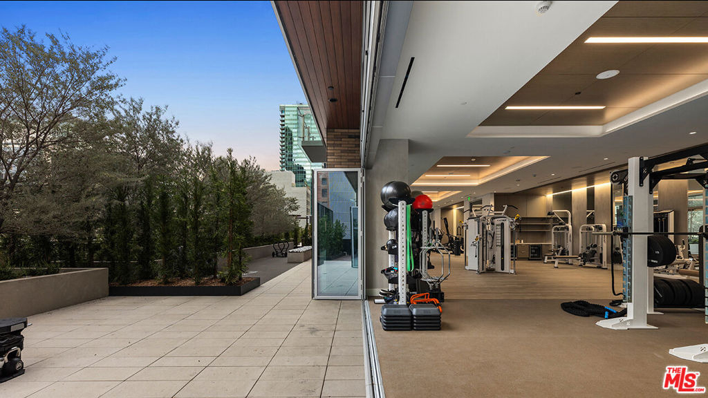 744 S Figueroa Street - Photo 35