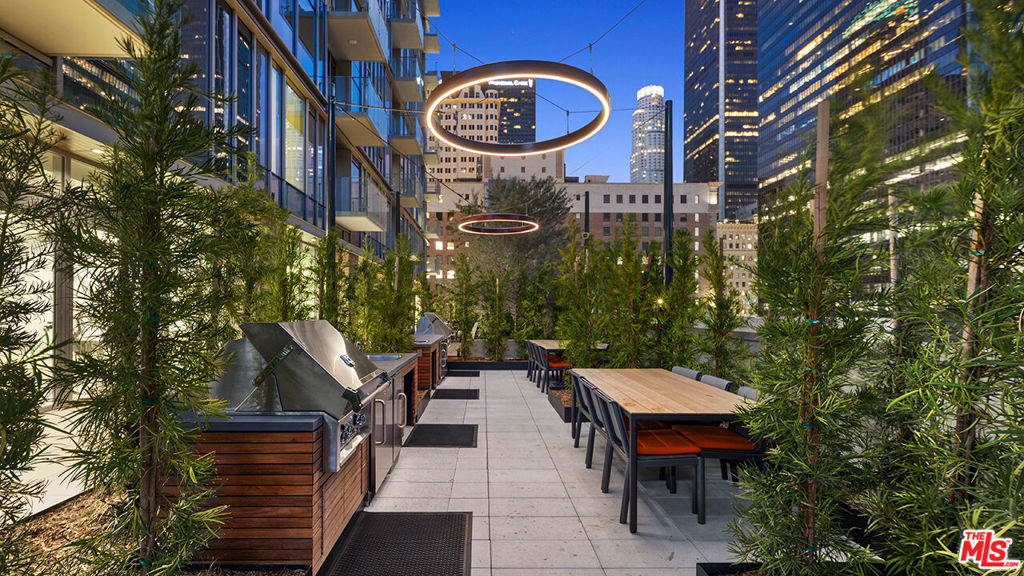 744 S Figueroa Street - Photo 33