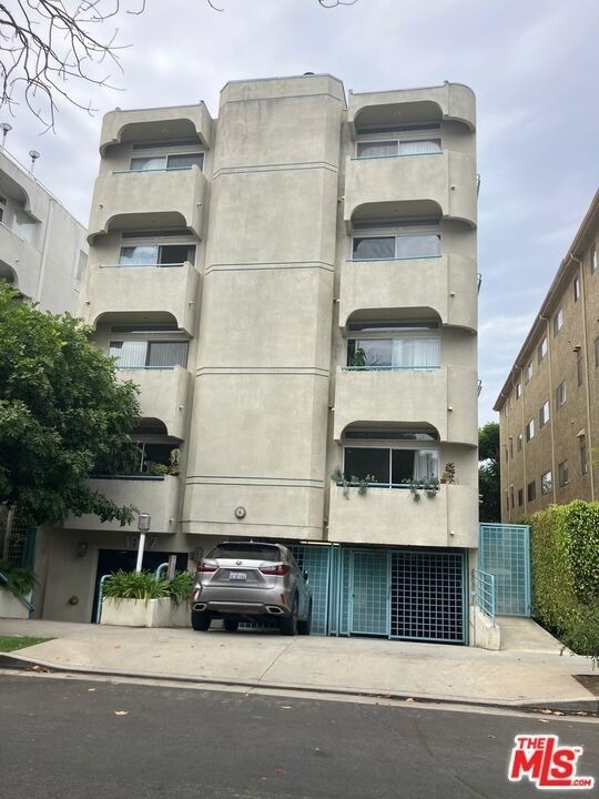 1917 Glendon Avenue - Photo 1