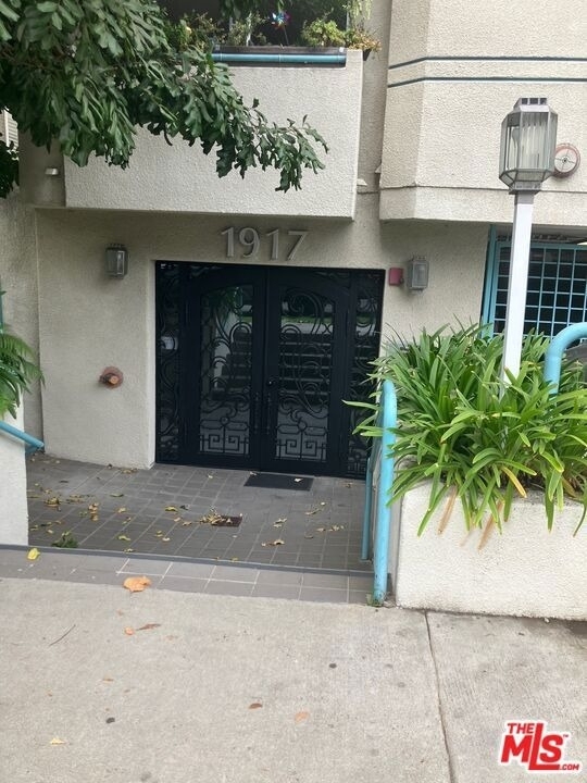 1917 Glendon Avenue - Photo 2