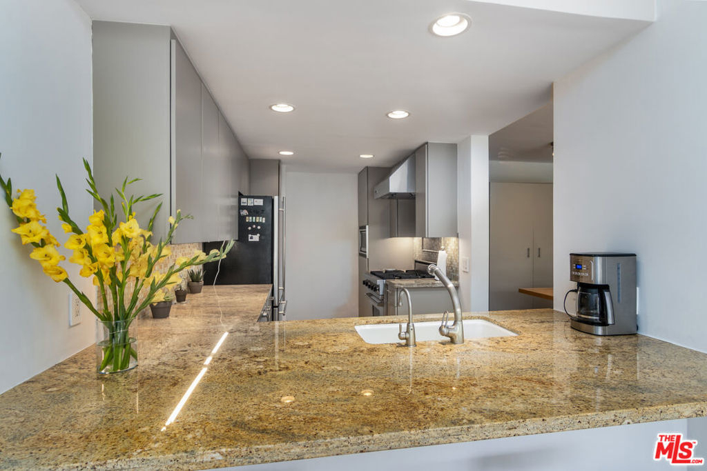8787 Shoreham Drive - Photo 11