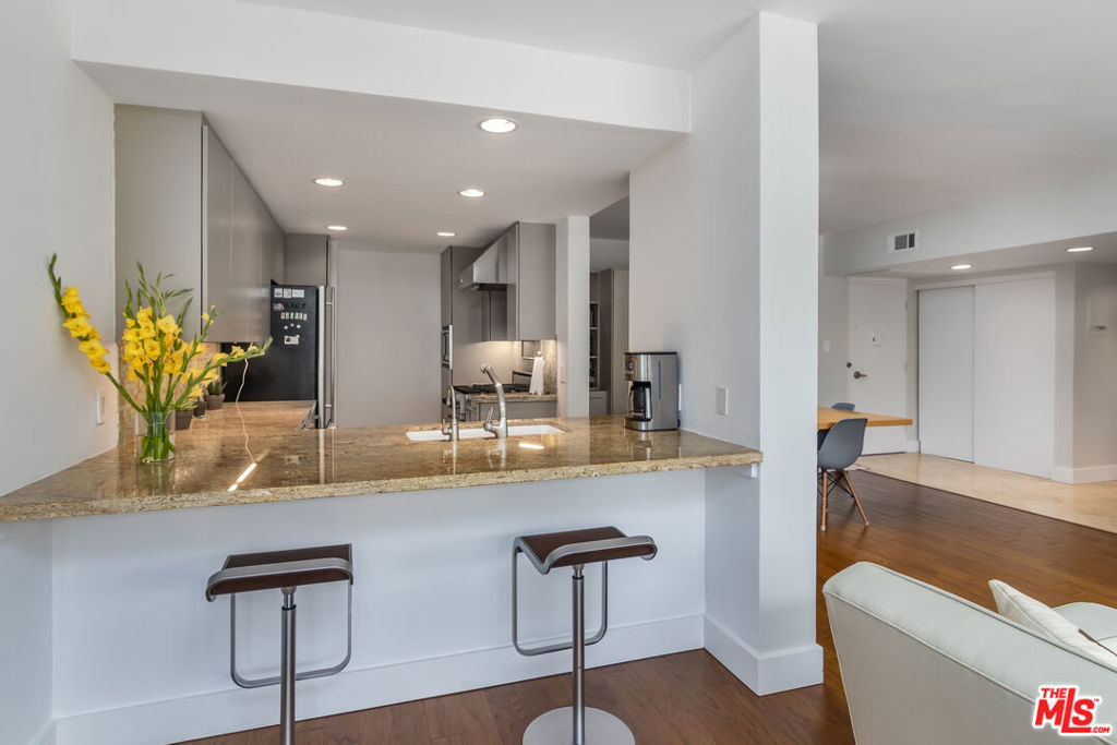 8787 Shoreham Drive - Photo 10