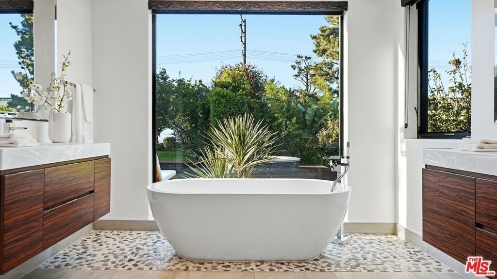 16341 3/4 Sloan Drive - Photo 4