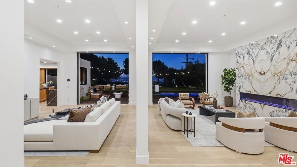 16341 3/4 Sloan Drive - Photo 9