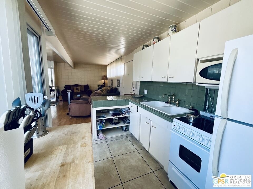 1111 E Palm Canyon Drive - Photo 10