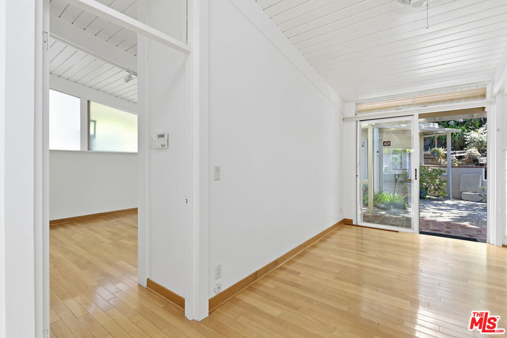 738 Hanley Avenue - Photo 23