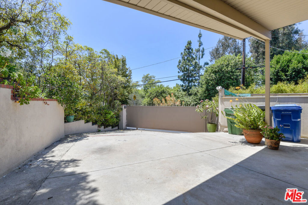 738 Hanley Avenue - Photo 39