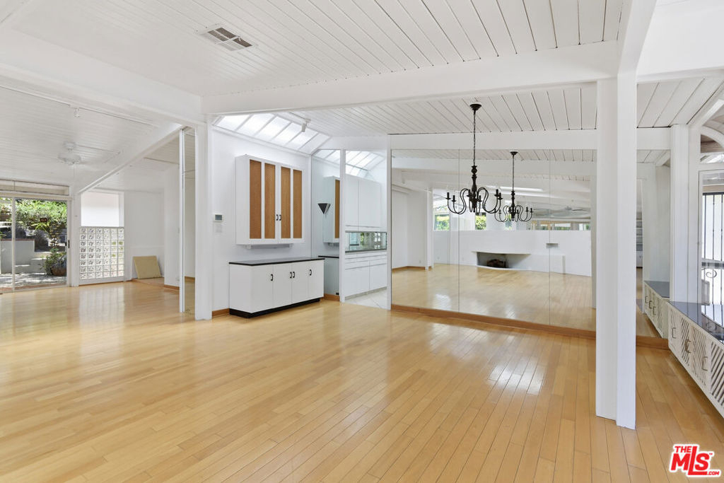 738 Hanley Avenue - Photo 13