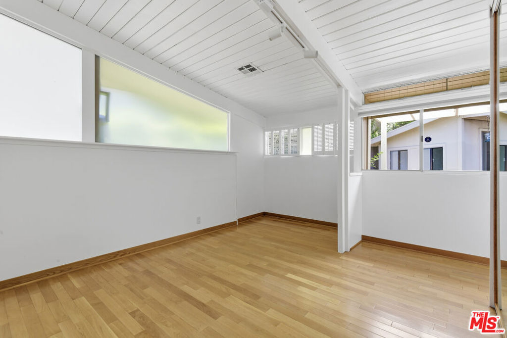 738 Hanley Avenue - Photo 24