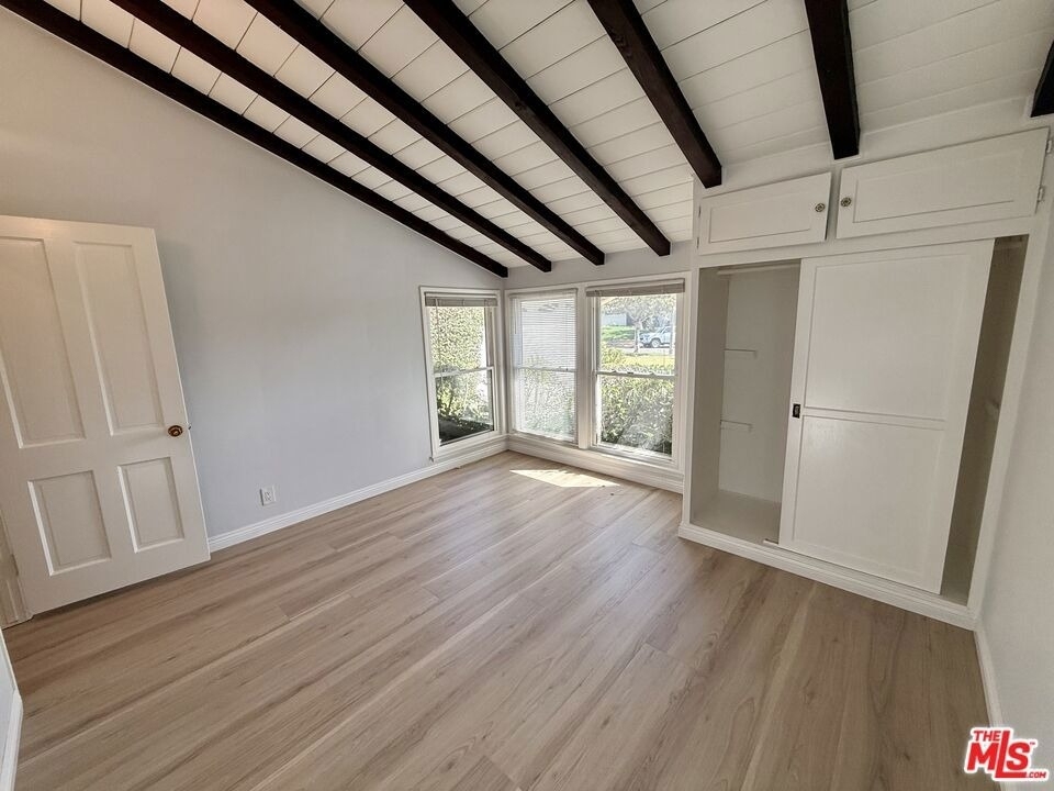 2766 Dunleer Place - Photo 9