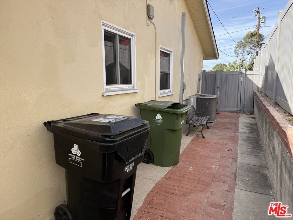 2766 Dunleer Place - Photo 15