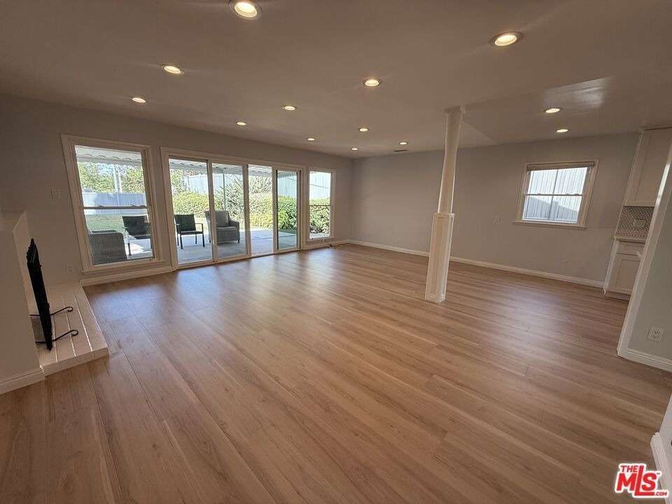 2766 Dunleer Place - Photo 4
