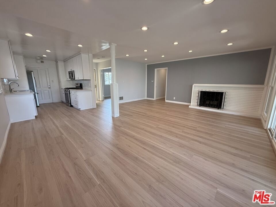 2766 Dunleer Place - Photo 3