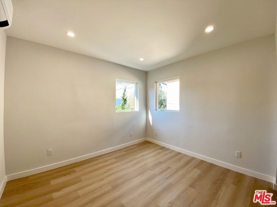 3207 W 3rd Street - Photo 19