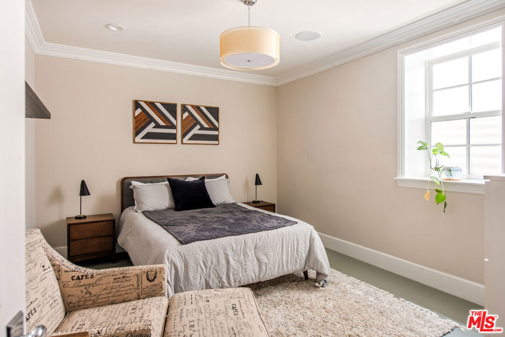 12142 Hollyglen Place - Photo 31