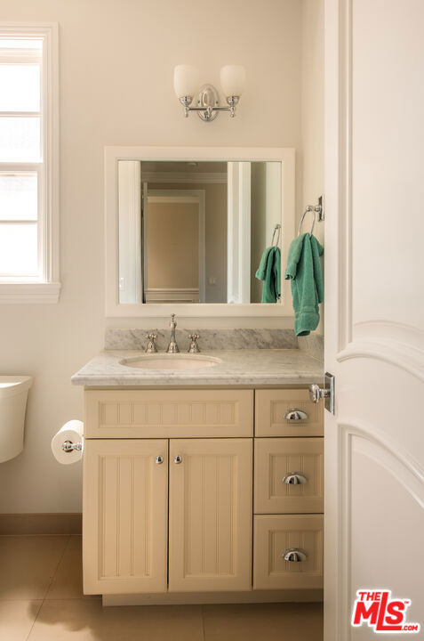 12142 Hollyglen Place - Photo 29