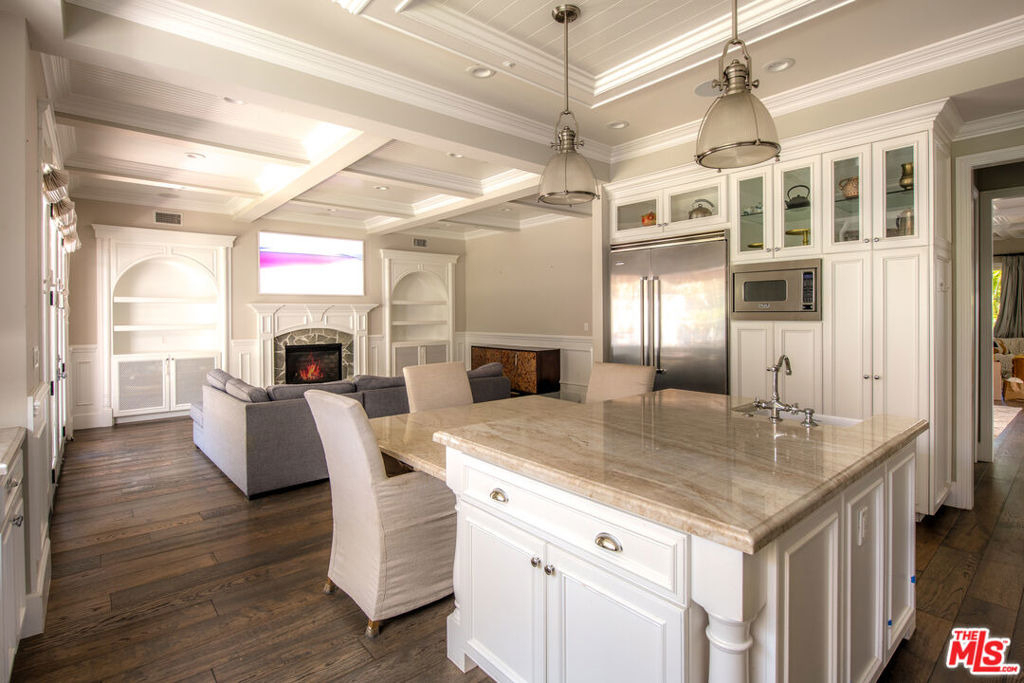 12142 Hollyglen Place - Photo 13
