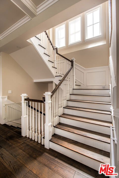 12142 Hollyglen Place - Photo 17