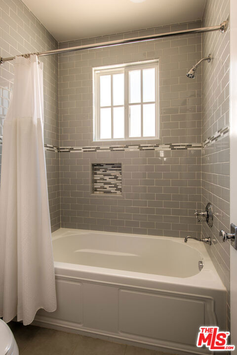12142 Hollyglen Place - Photo 26