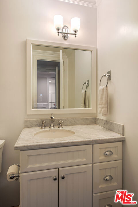 12142 Hollyglen Place - Photo 32