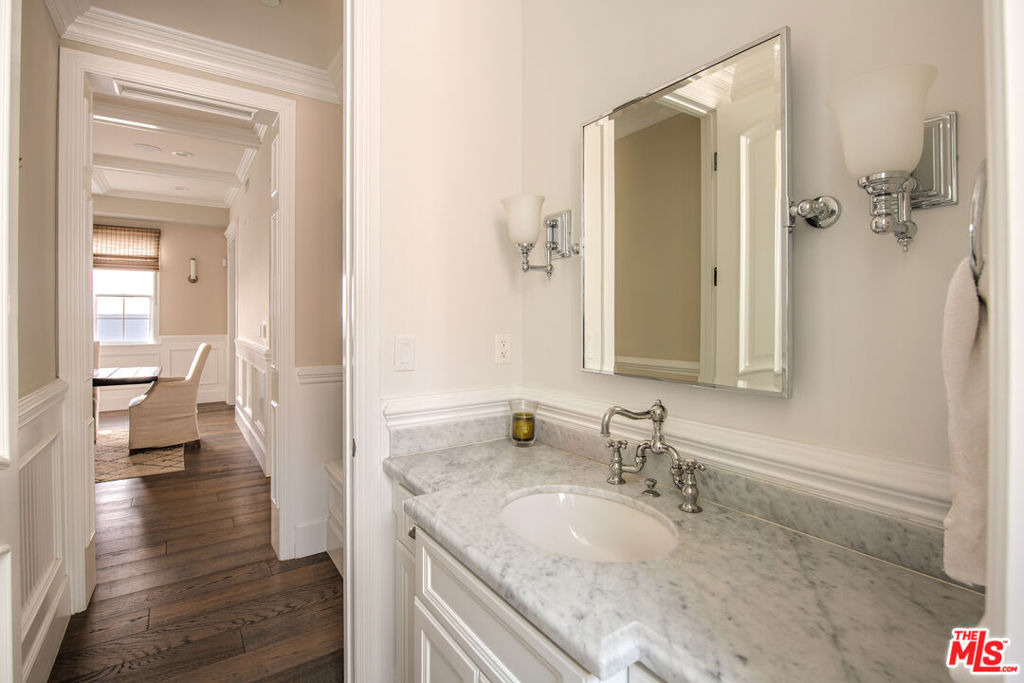 12142 Hollyglen Place - Photo 16