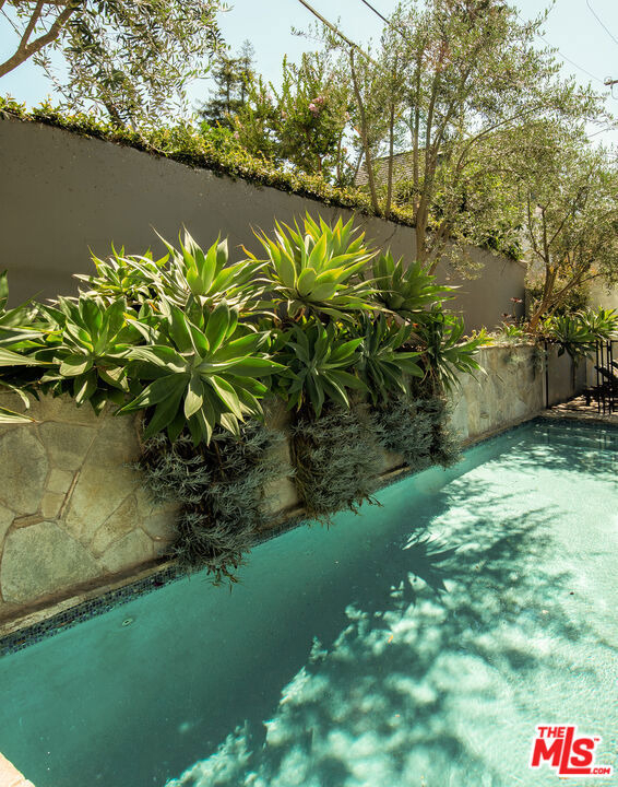 12142 Hollyglen Place - Photo 44