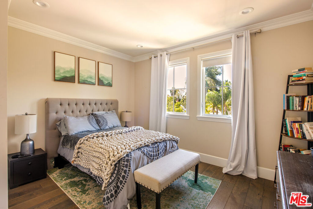 12142 Hollyglen Place - Photo 28