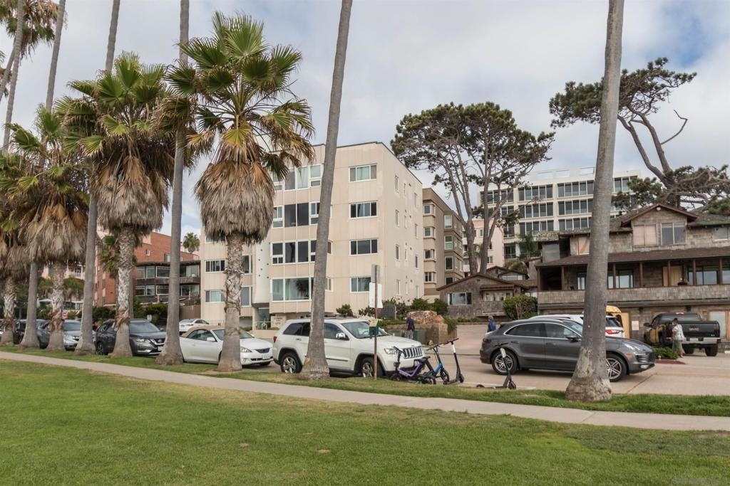 1039 Coast Blvd - Photo 11