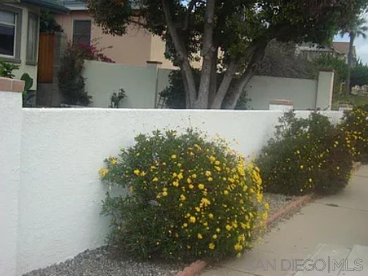 2220 Rosecrans - Photo 1